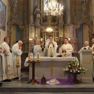 Održano župno klanjanje u Župi sv. Lovre u Vivodini